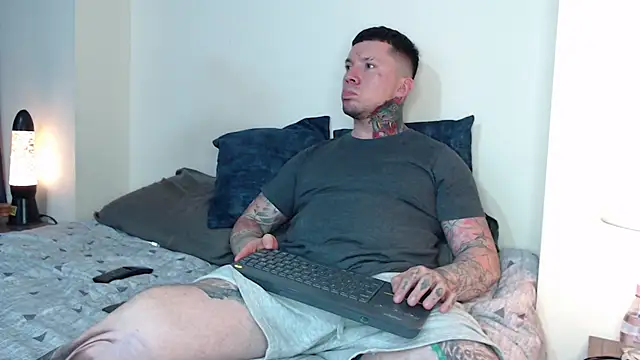 Snapshot of Adam_tatto chatting on February 2025 03:37:01 AM Adam tatto online show from February 2025 03:37:01 AM