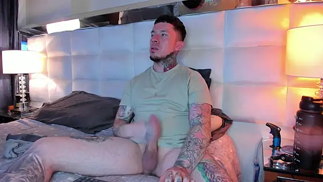 Snapshot of Adam_tatto chatting on October 2025 03:39:02 AM Adam tatto online show from October 2025 03:39:02 AM