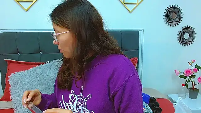 karlamorris  online show from February 2025 01:51:01 PM