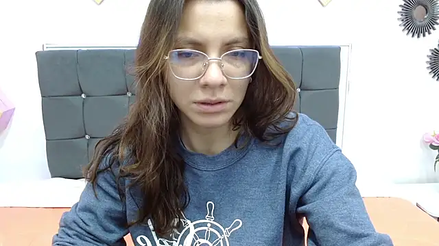 karlamorris  online show from February 2025 01:42:01 PM