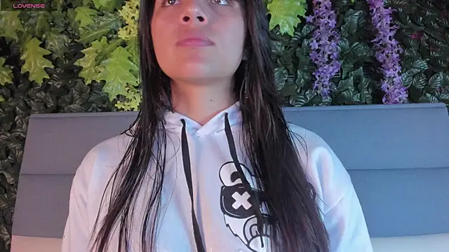 Snapshot of Sophy_SmileSweet chatting on January 2025 11:43:02 AM Sophy SmileSweet online show from January 2025 11:43:02 AM