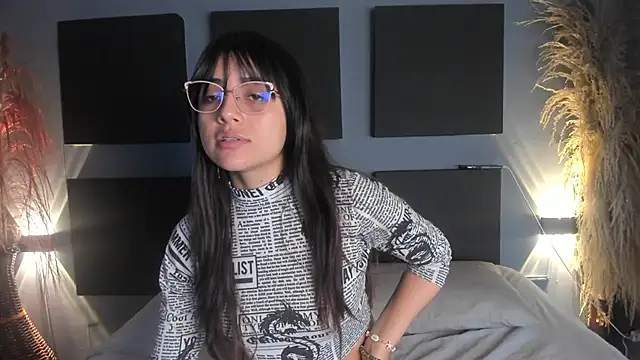 Snapshot of Sophy_SmileSweet chatting on February 2025 11:43:02 AM Sophy SmileSweet online show from February 2025 11:43:02 AM