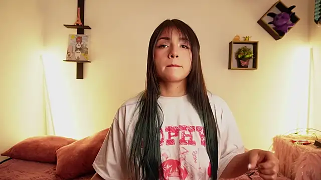 Snapshot of Sophy_SmileSweet chatting on October 2025 01:35:02 PM Sophy SmileSweet online show from October 2025 01:35:02 PM