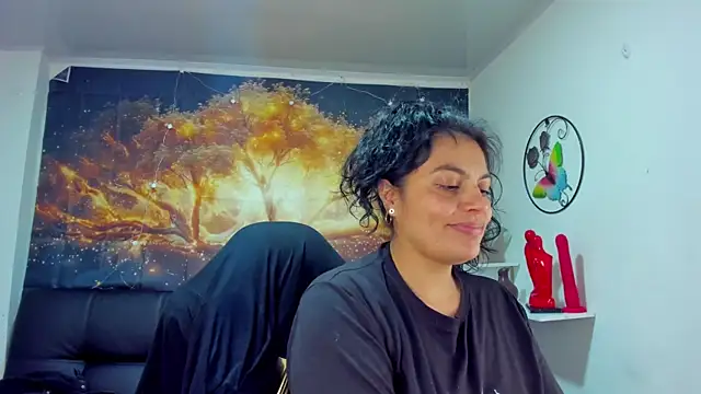 Snapshot of Lust_Mom41 chatting on December 2024 10:28:02 PM Lust Mom41 online show from December 2024 10:28:02 PM