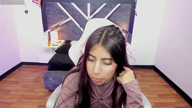 Snapshot of lunitaa18 chatting on February 2025 09:25:02 PM lunitaa18 online show from February 2025 09:25:02 PM