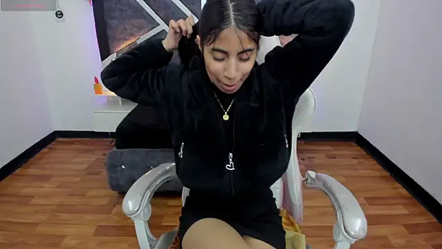 Snapshot of lunitaa18 chatting on February 2025 10:31:01 PM lunitaa18 online show from February 2025 10:31:01 PM