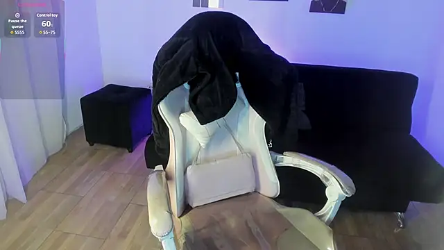 Snapshot of lunitaa18 chatting on October 2025 08:53:02 PM lunitaa18 online show from October 2025 08:53:02 PM