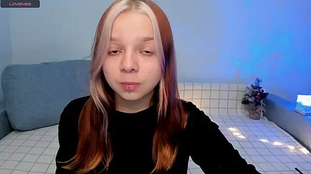 Snapshot of crystal_lilith chatting on December 2024 09:05:02 PM crystal lilith online show from December 2024 09:05:02 PM