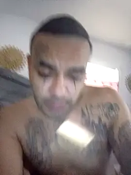 Snapshot of Houstonslong1 chatting on January 2025 03:24:01 PM Houstonslong1 online show from January 2025 03:24:01 PM