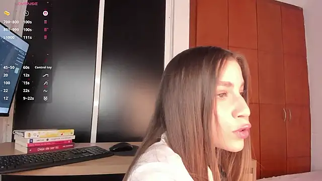 Snapshot of LynnSam_ chatting on February 2026 10:59:02 PM LynnSam online show from February 2026 10:59:02 PM