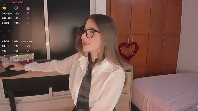 Snapshot of LynnSam_ chatting on February 2026 01:12:01 AM LynnSam online show from February 2026 01:12:01 AM