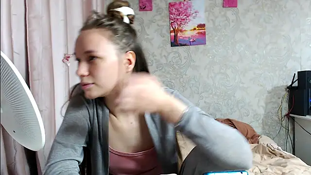 leila bambi  online show from October 2025 04:06:02 PM