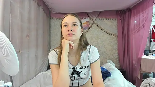 leila bambi  online show from April 2026 09:53:02 PM