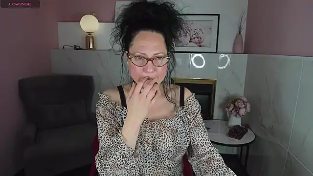 Snapshot of Anita_Muse chatting on December 2024 02:06:01 PM Anita Muse online show from December 2024 02:06:01 PM