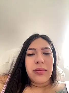 Latina vanessa online show from December 2025 12:45:01 PM