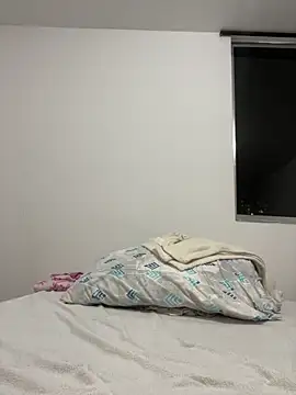 Latina vanessa online show from February 2026 03:01:01 AM