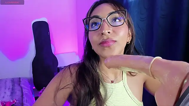 Leticia brownn1 online show from March 2025 04:35:02 PM