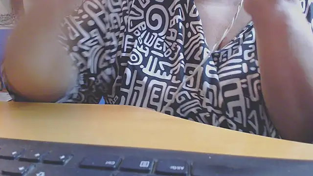 Snapshot of bbwxxx70 chatting on September 2025 04:06:01 AM bbwxxx70 online show from September 2025 04:06:01 AM