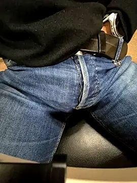 alessandroman2114 online show from December 2025 05:21:01 PM