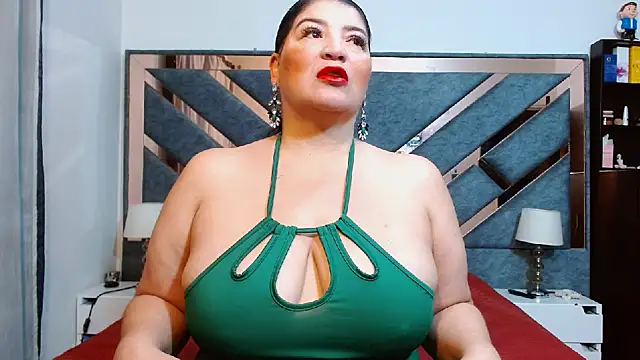 KarlaTesg online show from November 2025 09:43:02 AM