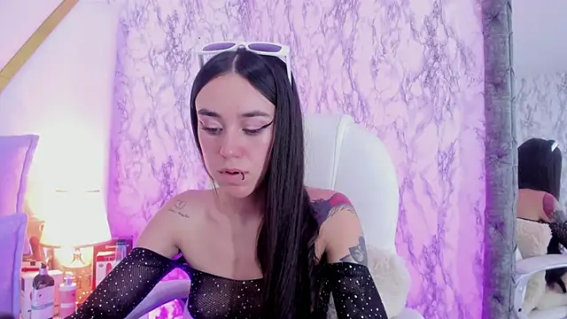 Athziry  online show from December 2024 01:15:02 AM