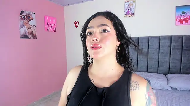 Snapshot of KayllaEvanss_ chatting on March 2025 10:11:01 PM KayllaEvanss online show from March 2025 10:11:01 PM