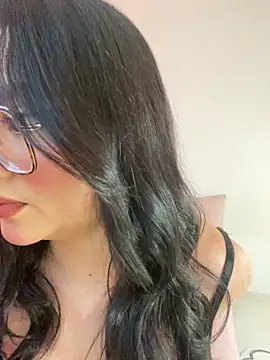 montmariana online show from February 2026 01:43:02 AM