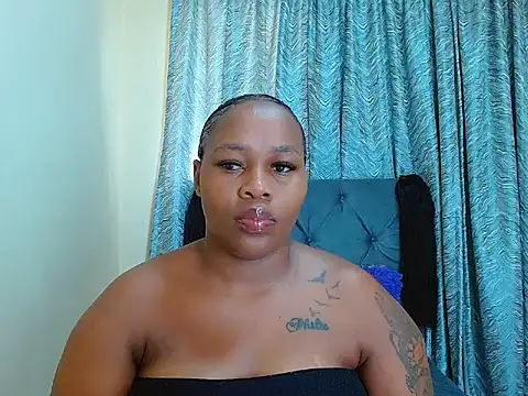 Snapshot of curvycloe1 chatting on January 2025 07:51:02 AM curvycloe1 online show from January 2025 07:51:02 AM