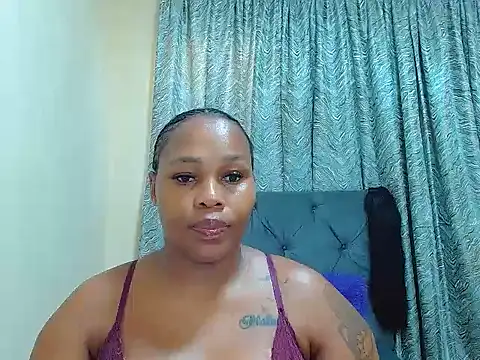 Snapshot of curvycloe1 chatting on January 2025 04:29:01 AM curvycloe1 online show from January 2025 04:29:01 AM
