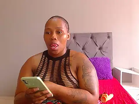 Snapshot of curvycloe1 chatting on February 2025 10:09:02 AM curvycloe1 online show from February 2025 10:09:02 AM