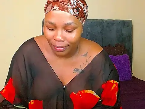 Snapshot of curvycloe1 chatting on October 2025 05:16:02 AM curvycloe1 online show from October 2025 05:16:02 AM