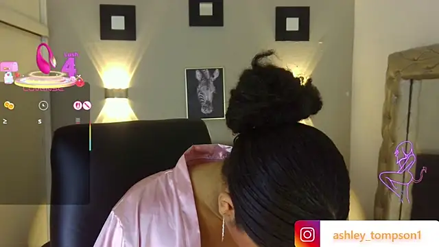 ashley Tompson1 online show from March 2025 06:22:02 PM