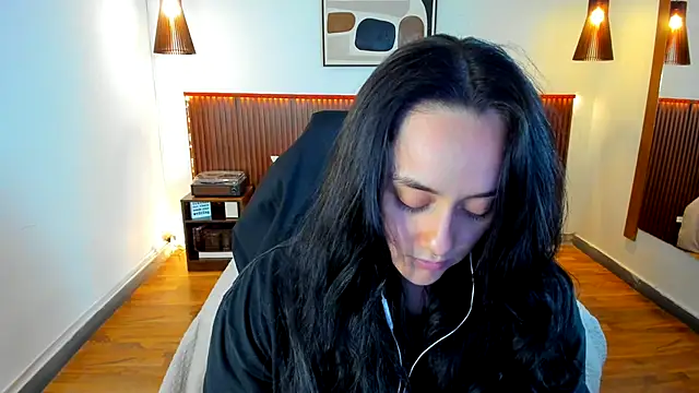 KatherineBond online show from October 2025 07:13:01 PM