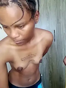 Snapshot of kelsie421 chatting on December 2024 06:02:02 AM kelsie421 online show from December 2024 06:02:02 AM