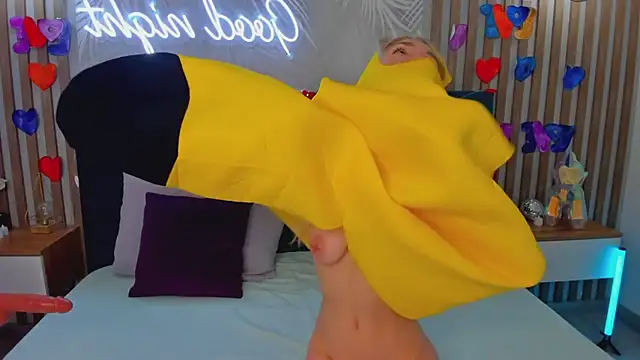 Emilly Hart online show from February 2025 06:09:02 AM