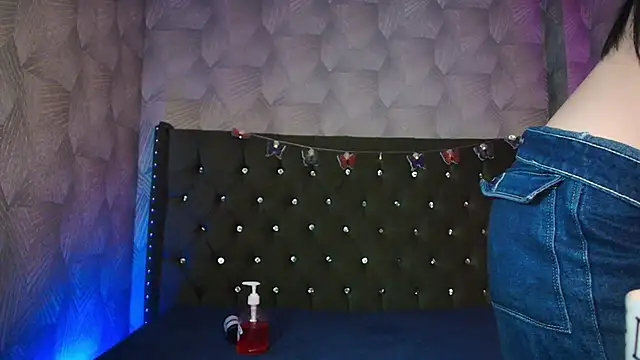 AnnaliOlsenX online show from May 2026 05:41:02 PM