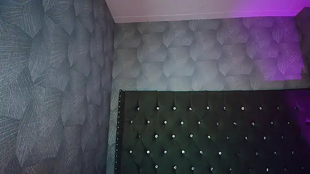 AnnaliOlsenX online show from July 2026 07:39:01 PM