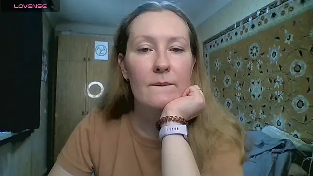 Snapshot of AnnaXLovers chatting on May 2026 11:17:01 AM AnnaXLovers online show from May 2026 11:17:01 AM