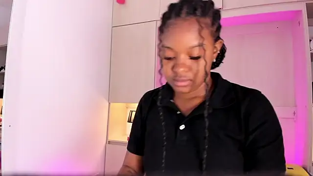 tamaraa smiith online show from January 2025 11:43:01 AM