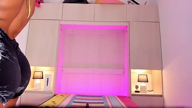 tamaraa smiith online show from January 2025 02:50:02 PM