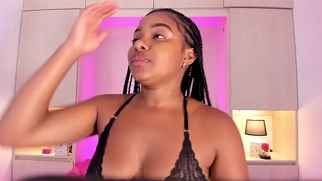 tamaraa smiith online show from February 2025 05:44:01 PM