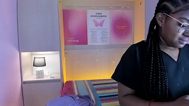 tamaraa smiith online show from September 2025 08:00:02 PM