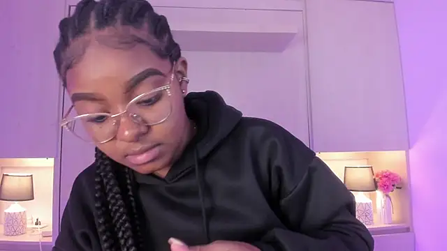 tamaraa smiith online show from October 2025 07:46:02 PM