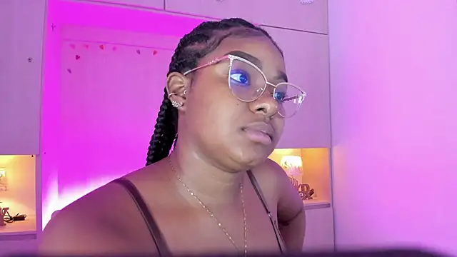 tamaraa smiith online show from October 2025 07:34:01 PM