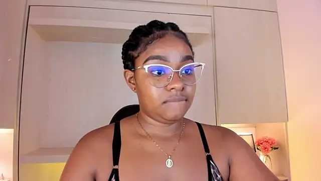 tamaraa smiith online show from November 2025 07:37:01 PM