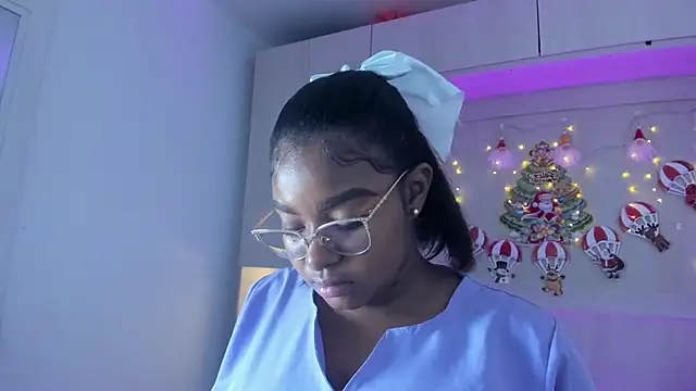 Snapshot of tamaraa_smiith chatting on December 2025 08:39:01 PM tamaraa smiith online show from December 2025 08:39:01 PM