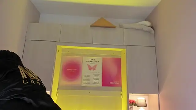 Snapshot of tamaraa_smiith chatting on December 2025 07:43:02 PM tamaraa smiith online show from December 2025 07:43:02 PM