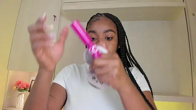 Snapshot of tamaraa_smiith chatting on February 2026 07:42:02 PM tamaraa smiith online show from February 2026 07:42:02 PM