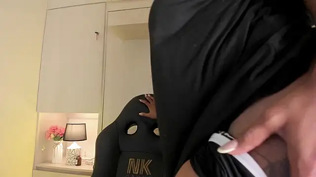 Snapshot of tamaraa_smiith chatting on February 2026 12:26:01 PM tamaraa smiith online show from February 2026 12:26:01 PM