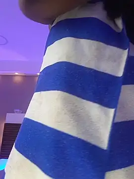 Adelehottman online show from April 2026 12:09:02 PM